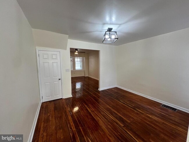 254 W Sheldon St in Philadelphia, PA - Building Photo - Building Photo