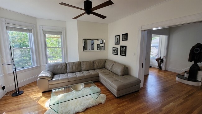 52 Hillsdale Rd in Medford, MA - Building Photo - Building Photo