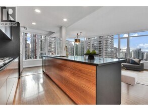 1233 W Cordova St in Vancouver, BC - Building Photo - Building Photo