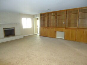 2313 Cll De Nuevo in Las Vegas, NV - Building Photo - Building Photo