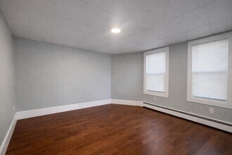 203 London St in Boston, MA - Building Photo - Building Photo