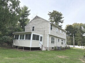1240 Bronson Rd in Fairfield, CT - Building Photo - Building Photo