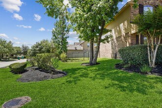 115 Black Swan Pl in Magnolia, TX - Building Photo - Building Photo