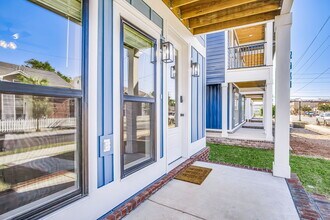 536 N De Villiers St in Pensacola, FL - Foto de edificio - Building Photo