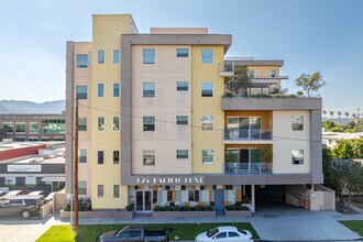 Pacific Luxe in Glendale, CA - Foto de edificio - Building Photo