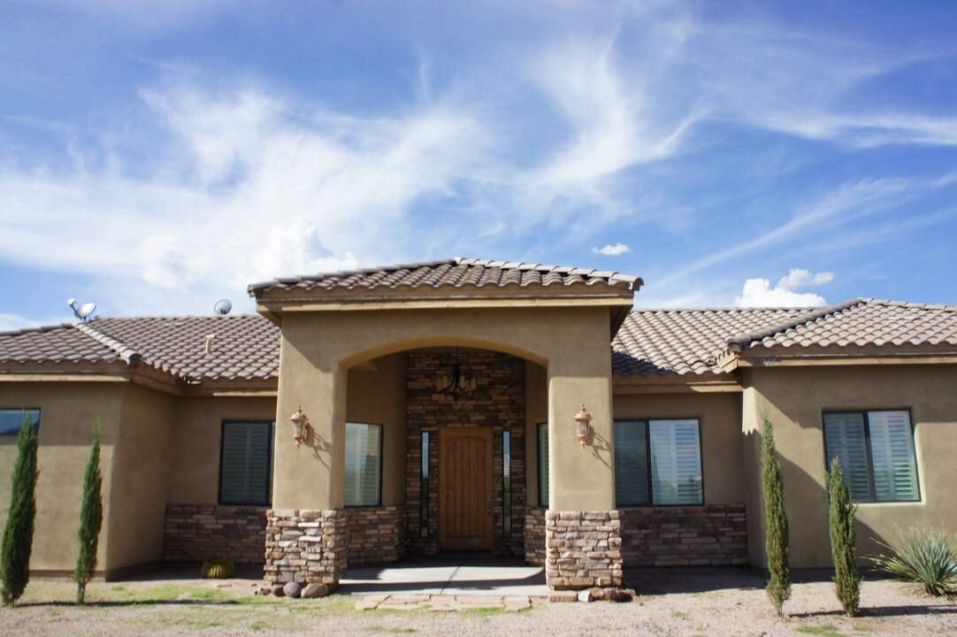 14032 E Cavedale Dr in Scottsdale, AZ - Building Photo