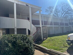 701 Canada St, Unit 3A in Jacksonville, TX - Building Photo - Building Photo