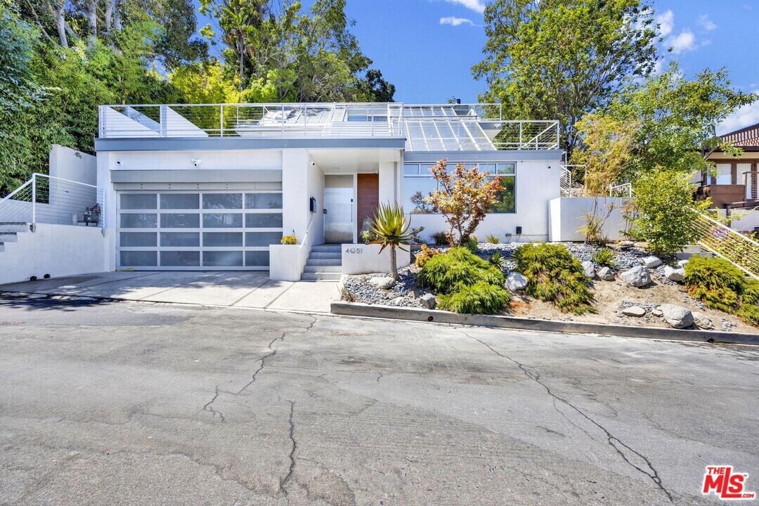 4051 Weslin Ave in Los Angeles, CA - Building Photo