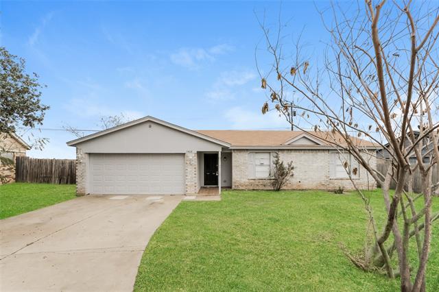 1403 Berry Dr in Cleburne, TX - Building Photo