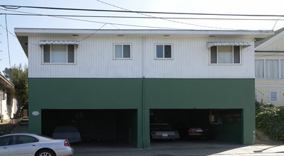 9316 Macarthur Blvd in Oakland, CA - Foto de edificio - Building Photo