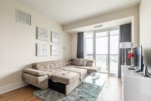 15 John St in Toronto, ON - Building Photo