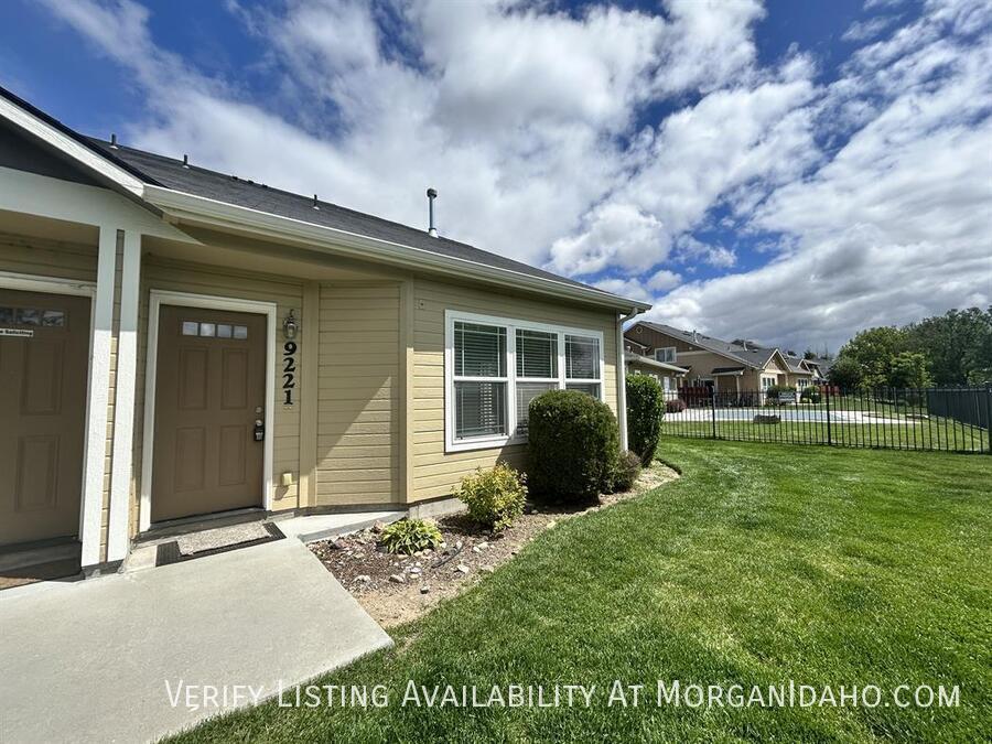 9221 W Brogan Dr in Boise, ID - Building Photo