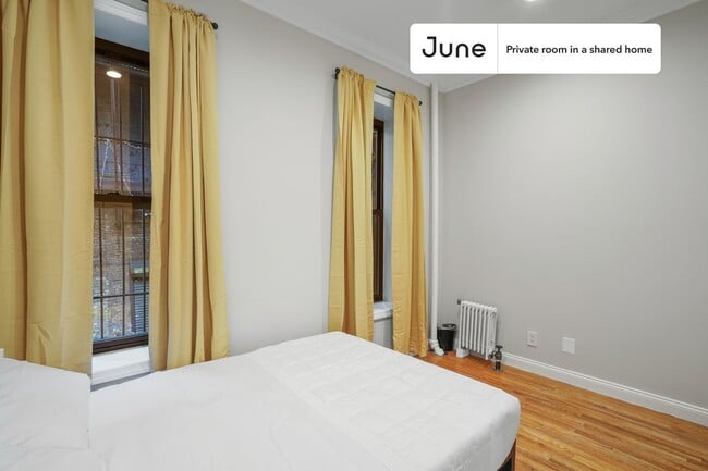 Room in Shared 3 bed/1 bath home in New York, NY - Building Photo - Building Photo