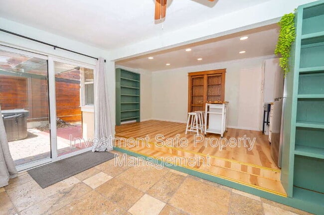 property at 4982 Baltimore Dr