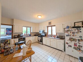 15 Hill St, Unit 1 in Somerville, MA - Building Photo - Building Photo