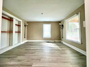 408 Hillview Pl in Ithaca, NY - Foto de edificio - Building Photo