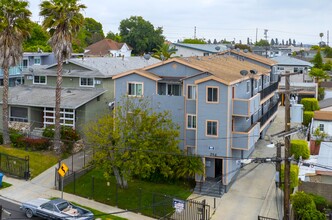 214 E Hyde Park Blvd in Inglewood, CA - Building Photo - Primary Photo