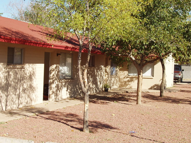 Fletcher's Place in Phoenix, AZ - Building Photo - Building Photo