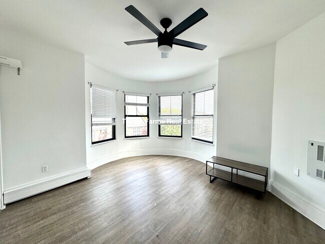 1510 Tremont St, Unit 3 in Boston, MA - Foto de edificio - Building Photo