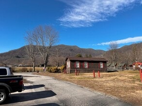 23 Crider Cir in Maggie Valley, NC - Building Photo - Building Photo