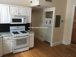 12 Dean Rd, Unit GA in Brookline, MA - Building Photo - Building Photo