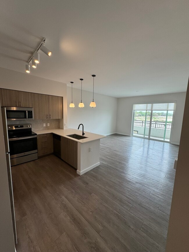 19220 NW 19th Ave, Unit B2