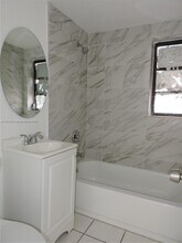 6170 SW 62nd Terrace in South Miami, FL - Building Photo - Building Photo