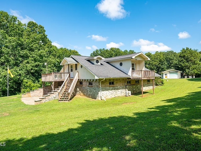 property at 121 Dee Runion Rd