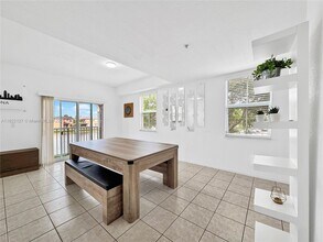 11101 NW 83rd St in Doral, FL - Building Photo - Building Photo
