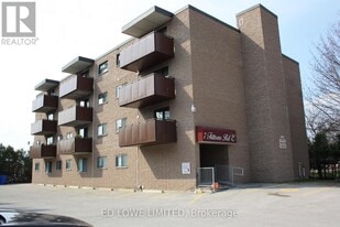 7 Fittons Rd E in Orillia, ON - Building Photo