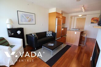1723 Alberni St in Vancouver, BC - Building Photo - Building Photo