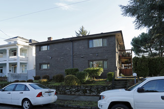 Irvington Plaza in Portland, OR - Foto de edificio - Building Photo