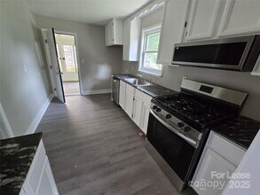 2720 Englehardt St in Charlotte, NC - Building Photo - Building Photo