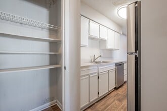 Laurel Pines in Richmond, VA - Building Photo - Building Photo