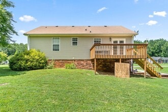 1013 Pin Oak Dr in Pleasant View, TN - Building Photo - Building Photo