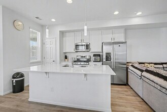 8731 Snake River St in Littleton, CO - Building Photo - Building Photo