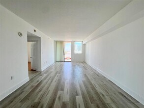 140 S Dixie Hwy, Unit 411 in Hollywood, FL - Building Photo - Building Photo