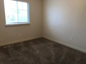 11219 Crescent Oak Way in Sandy, UT - Building Photo - Building Photo