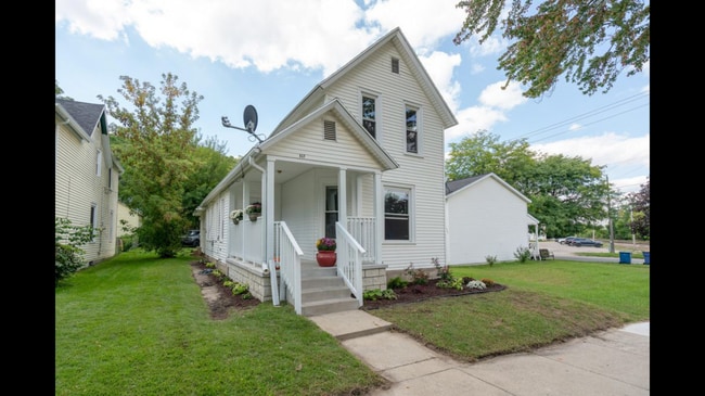 857 Clancy Ave NE in Grand Rapids, MI - Foto de edificio - Building Photo