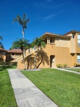 4807 Via Palm Lakes, Unit 1521 in West Palm Beach, FL - Foto de edificio - Building Photo