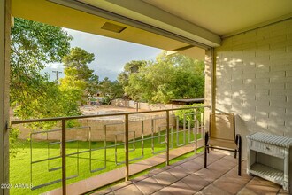 6125 E Indian School Rd in Scottsdale, AZ - Building Photo - Building Photo