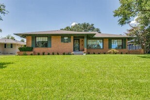 4219 Briar Creek Ln in Dallas, TX - Building Photo
