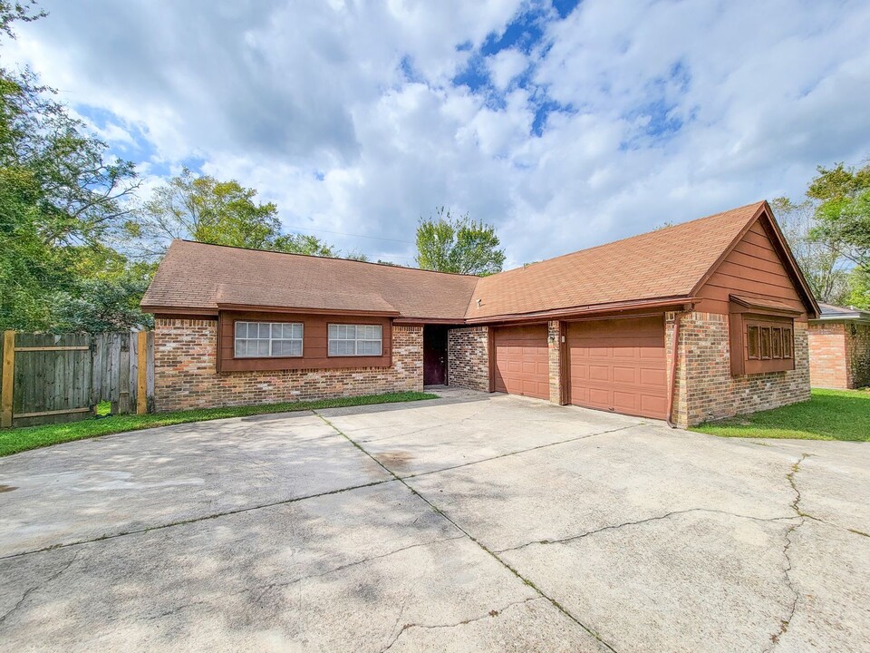 29403 Raestone St in Spring, TX - Foto de edificio