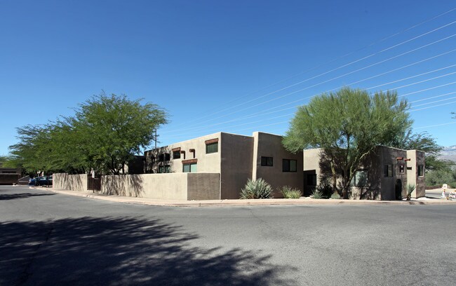 Cortland las Casas in Tucson, AZ - Building Photo - Building Photo