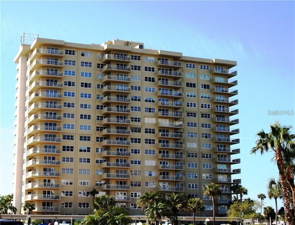 1621 Gulf Blvd in Clearwater, FL - Building Photo