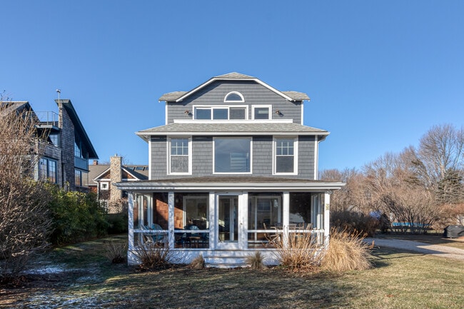 79 Hartford Ave in Madison, CT - Foto de edificio - Building Photo