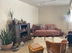 1824 Hopewell St, Unit C in Santa Fe, NM - Building Photo
