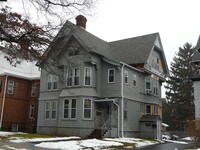 245 Lawrence St Apartamentos
