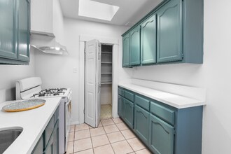 1541 Linden Ave in Long Beach, CA - Foto de edificio - Building Photo