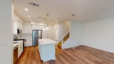 561 Winchester Dr in Oxnard, CA - Building Photo - Building Photo